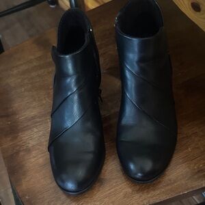 boc Elegant Black Ankle Boots